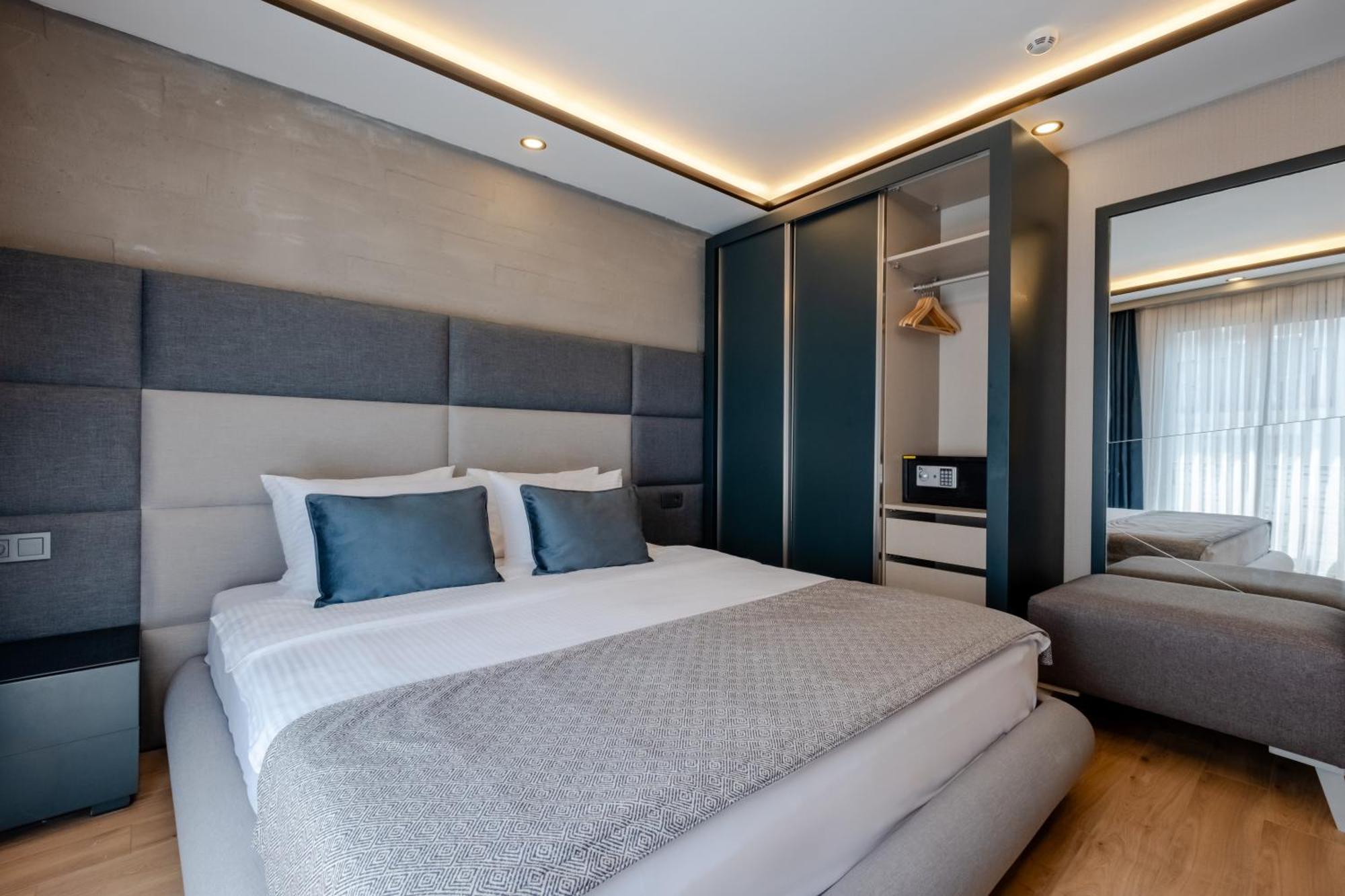 The Row Suites Taksim Istanbul Exterior photo